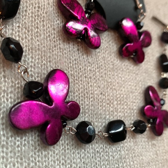 ✨ Handmade Pink Fushsia Butterfly & black beads Bracelet & Earrings Set ✨ - Picture 6 of 9